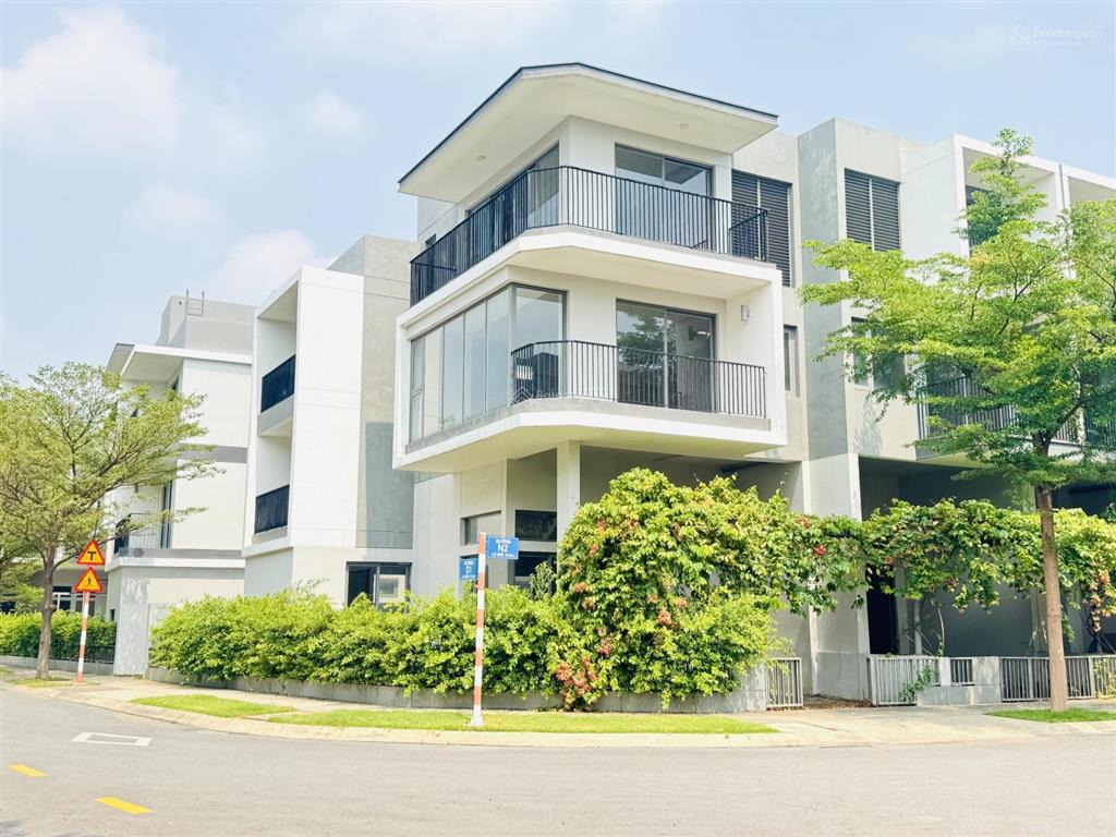Bán gấp căn biệt thự xây thô 2 mặt tiền siêu đẹp tại tân khánh, tp hcm