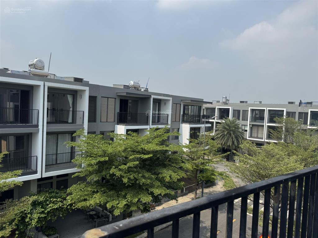 Bán gấp căn biệt thự xây thô 2 mặt tiền siêu đẹp tại tân khánh, tp hcm
