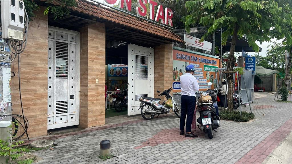 Biệt thự vườn  gần 1000m²  trệt 2 lầu  đối diện đh thủ dầu một