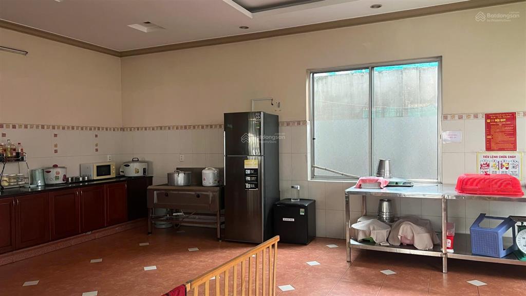 Biệt thự vườn  gần 1000m²  trệt 2 lầu  đối diện đh thủ dầu một