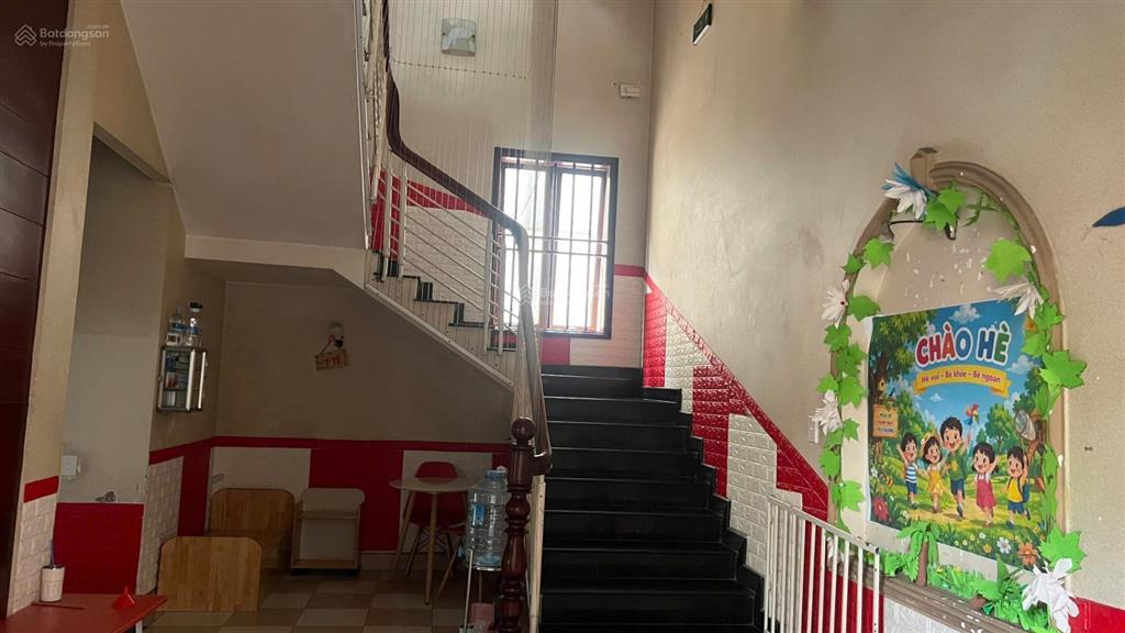 Biệt thự vườn  gần 1000m²  trệt 2 lầu  đối diện đh thủ dầu một