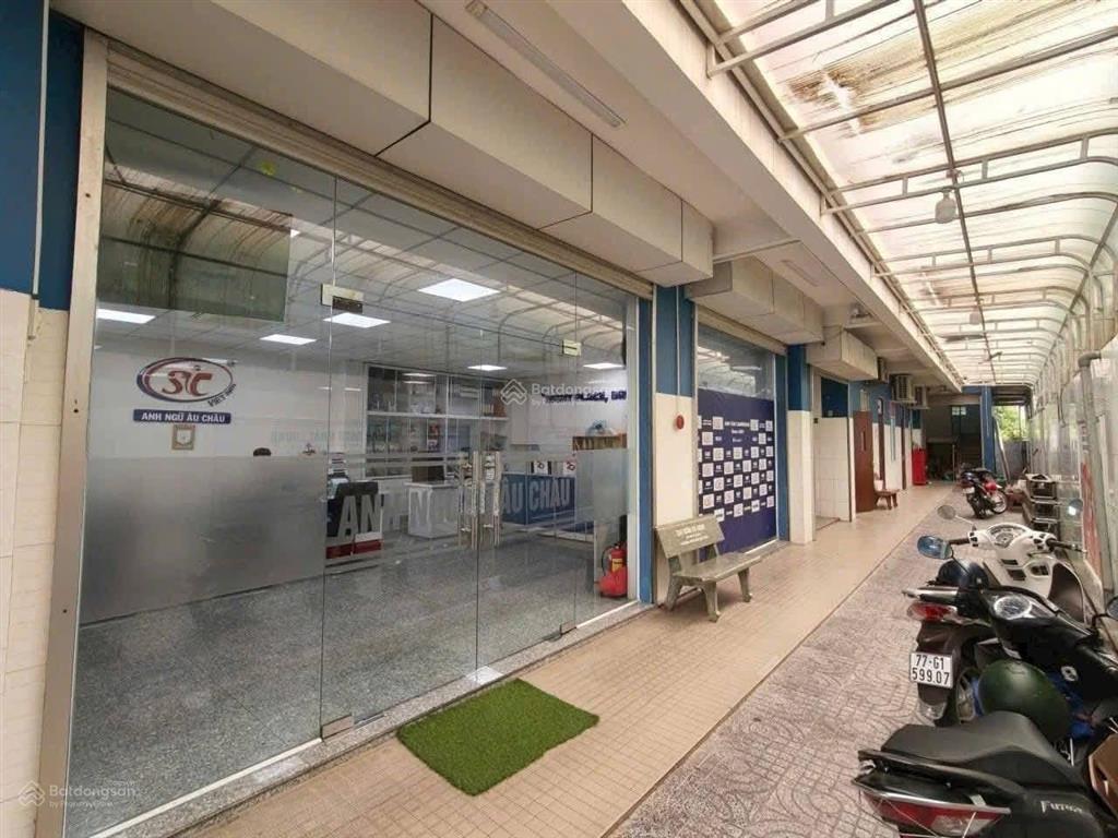 Toà nhà 4 tầng 400m2 ngang 10m đang cho thuê trung tâm ngoại ngữ ngay cụm trường học dĩ an