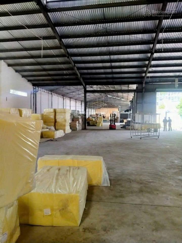 Toà nhà 4 tầng 400m2 ngang 10m đang cho thuê trung tâm ngoại ngữ ngay cụm trường học dĩ an