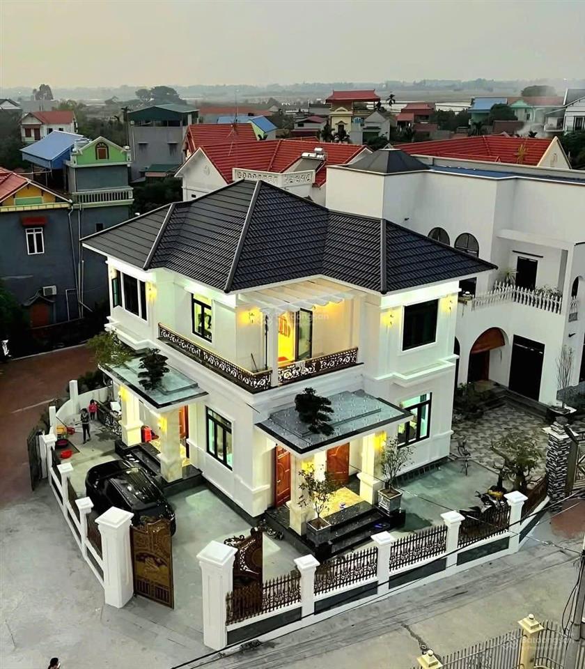 Quán cafe góc 2 mặt tiền đông hoà mặt đường hơn 30m vi trí đẹp cần bán gấp