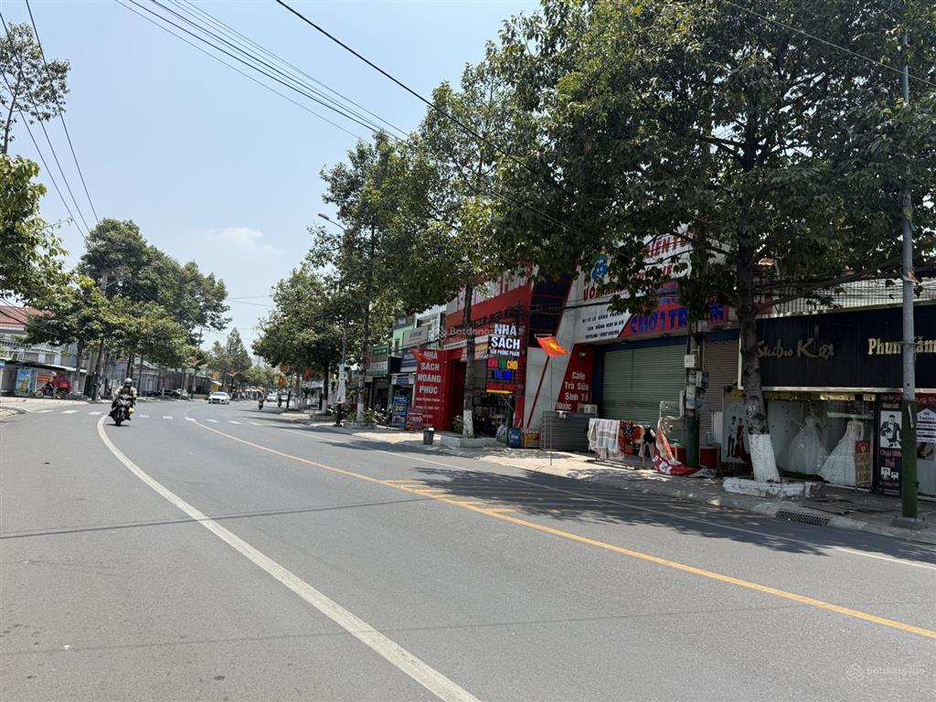 Toà nhà văn phòng 6 tầng ngang 6m mt lê hồng phong p dĩ an vị trí kd cực sáng