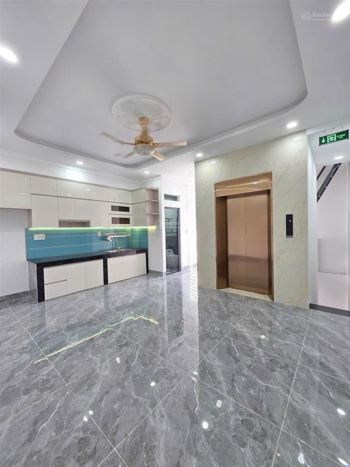 Toà nhà văn phòng 6 tầng ngang 6m mt lê hồng phong p dĩ an vị trí kd cực sáng