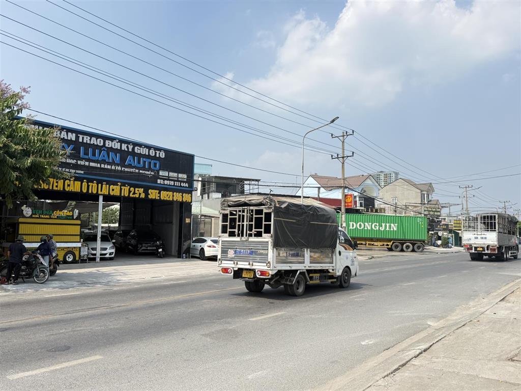 Siêu phẩm 3 mặt tiền ngang 10m gần ngã 3 ông xã giá chỉ 10.4 tỷ vị trí kd đẹp