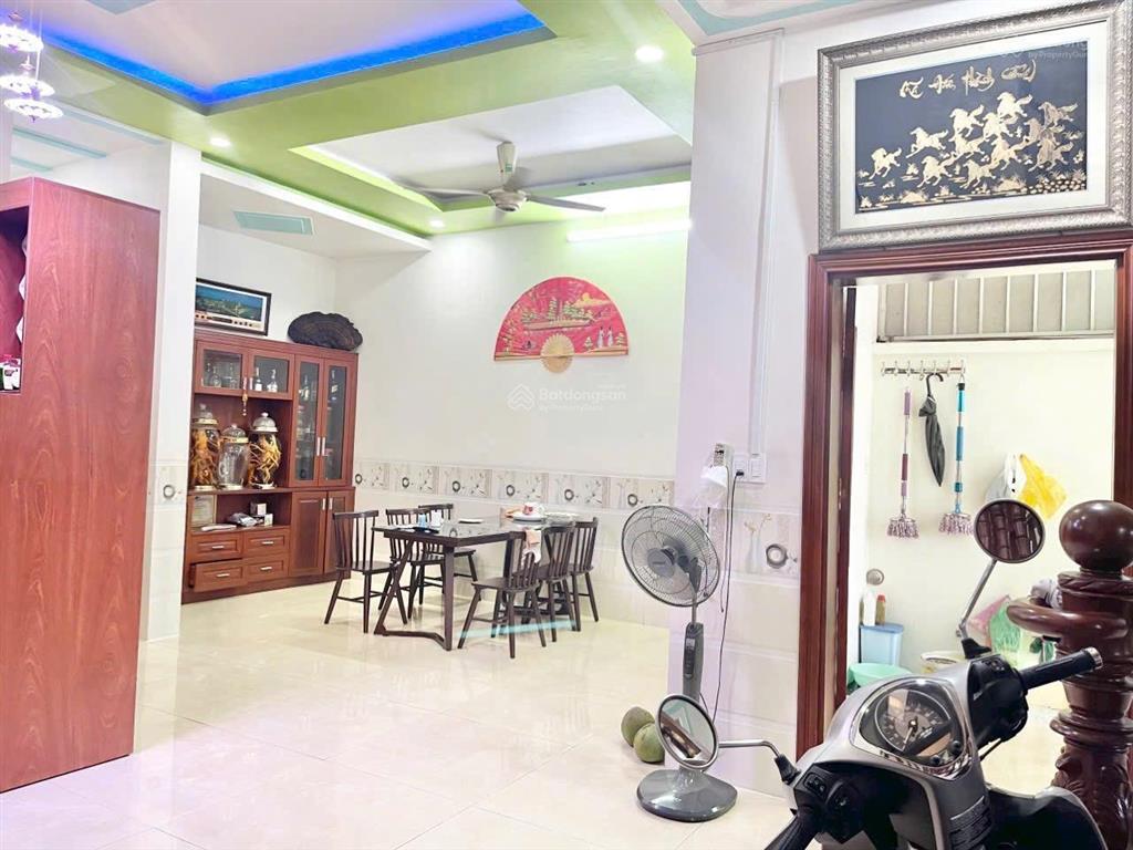 Biệt thư 240m2 ngang 11m sổ riêng 3 tầng giá nhu căn nhà phố phường dĩ an