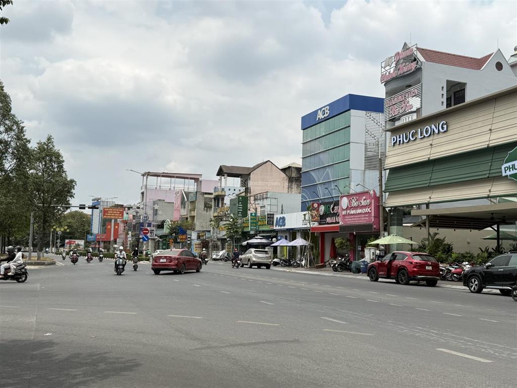Bán nhà ngang 7m mặt tiển chợ gò vấp nguyễn văn nghi. căn góc hiểm 4 tầng cho thuê dòng tiền
