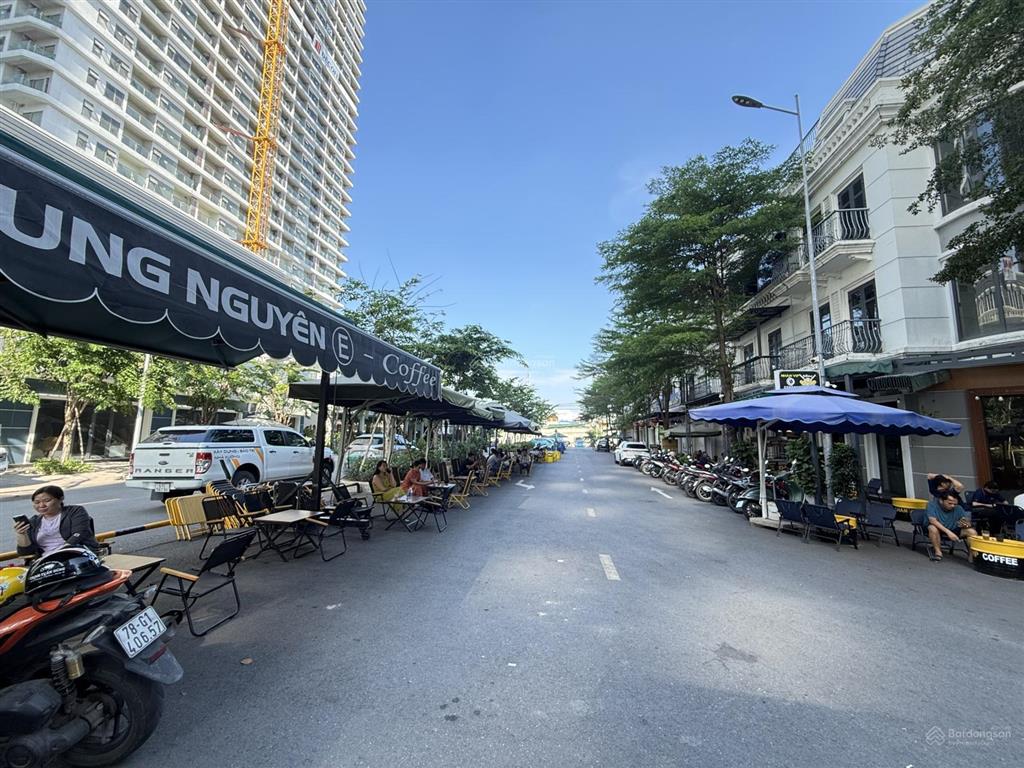Shophouse vincom 75m2 4 tầng nội thất có thang máy  đang cho thuê 25tr/tháng sở hữu kd đầu tư vip