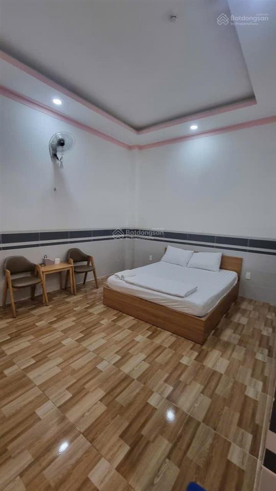 Nhà nghỉ khu vsip 1 5 tầng đang cho thuê hđ 55tr/tháng có thang máy