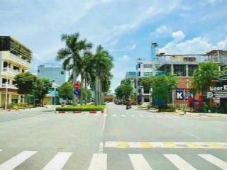 Cặp đất gs24 ngang 5m 1 lô hàng hiếm có vị trí kinh doanh đối diện trường quốc tế