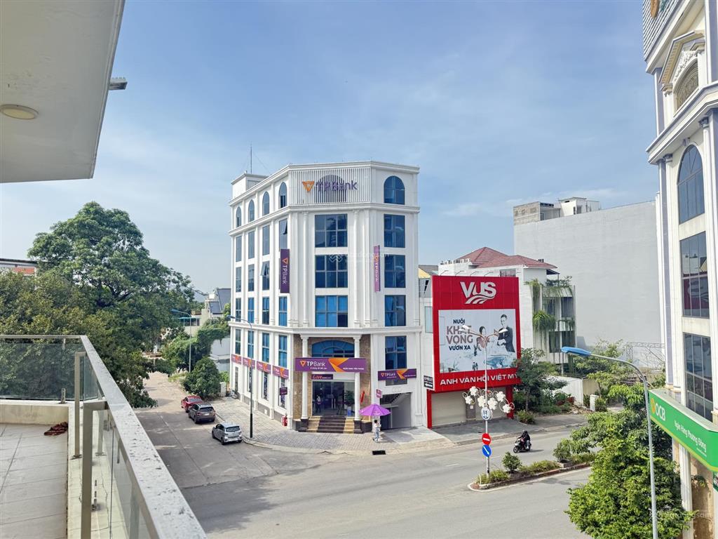 Lô góc 2 mặt đường số 9 tthc dĩ an dt 180m2 hiếm có đang cần bán kín, giá tốt