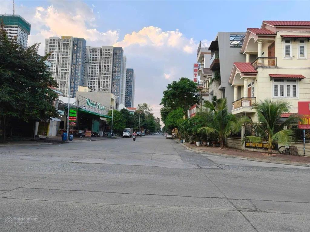 Tòa nhà văn phòng góc 2 mặt tiền ngang mt 27m thiết kế 5 tầng thang máy  thông suốt cần bán