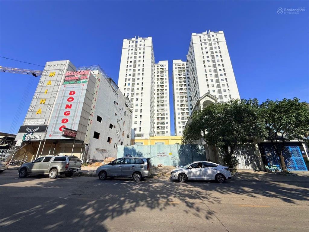 Hàng hiếm, ngang 10m ngay cổng 2 chung cư lớn phúc an 550 dĩ an vị trí đẹp hiếm bán