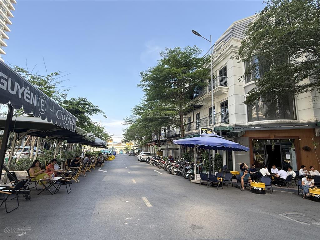 Hạ gấp 3 tỷ ra nhanh căn shophouse vincom dĩ an đang cho thuê hđ 25tr/tháng