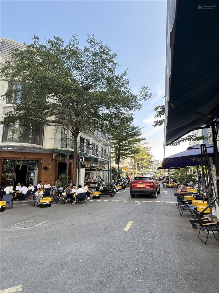 Hạ gấp 3 tỷ ra nhanh căn shophouse vincom dĩ an đang cho thuê hđ 25tr/tháng