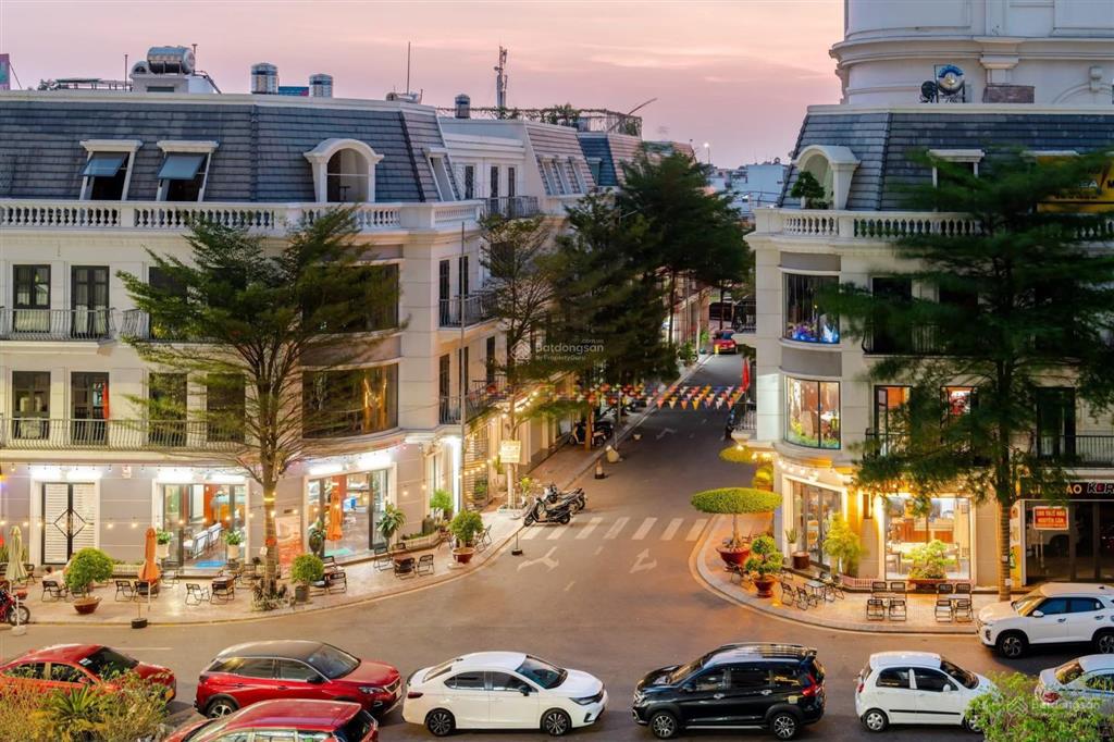 Hạ gấp 3 tỷ ra nhanh căn shophouse vincom dĩ an đang cho thuê hđ 25tr/tháng