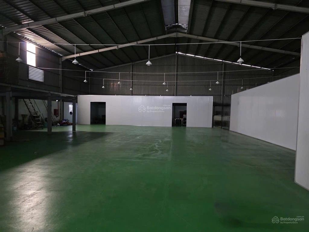 Ngộp ra gấp xưởng 1300m2 ngang 25m mt đường thuận giao  p. thuận an
