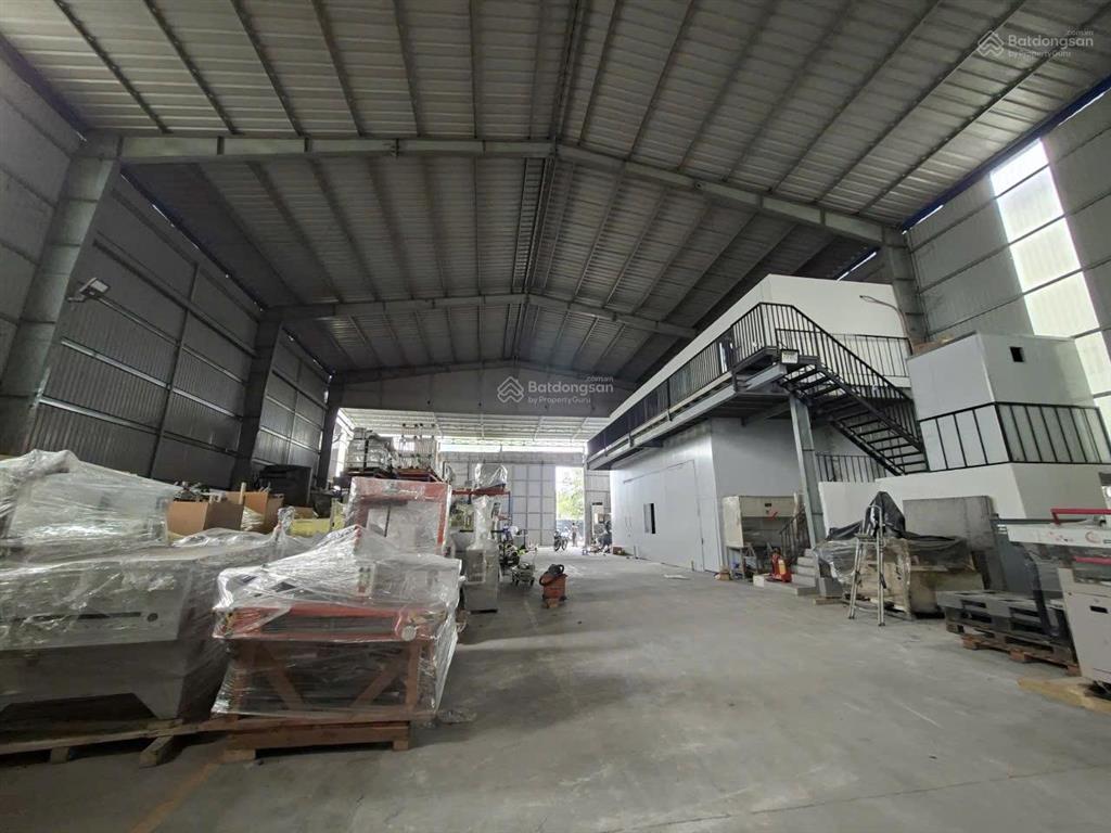 Ngộp ra gấp xưởng 1300m2 ngang 25m mt đường thuận giao  p. thuận an