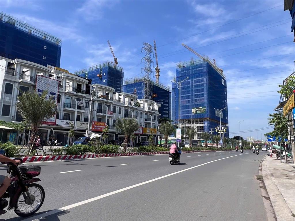 Siêu vị trí mặt tiền thống nhất đối diện cụm chung cư  ngang 11m chỉ 1 lô hiếm có cần bán