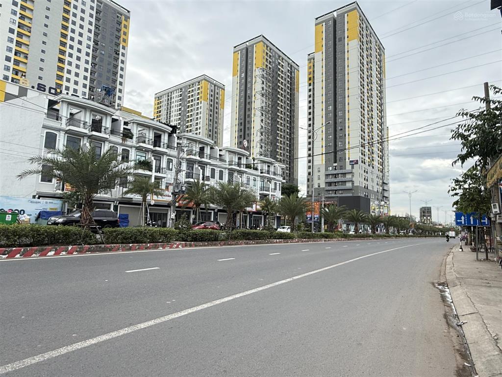 Siêu vị trí mặt tiền thống nhất đối diện cụm chung cư  ngang 11m chỉ 1 lô hiếm có cần bán