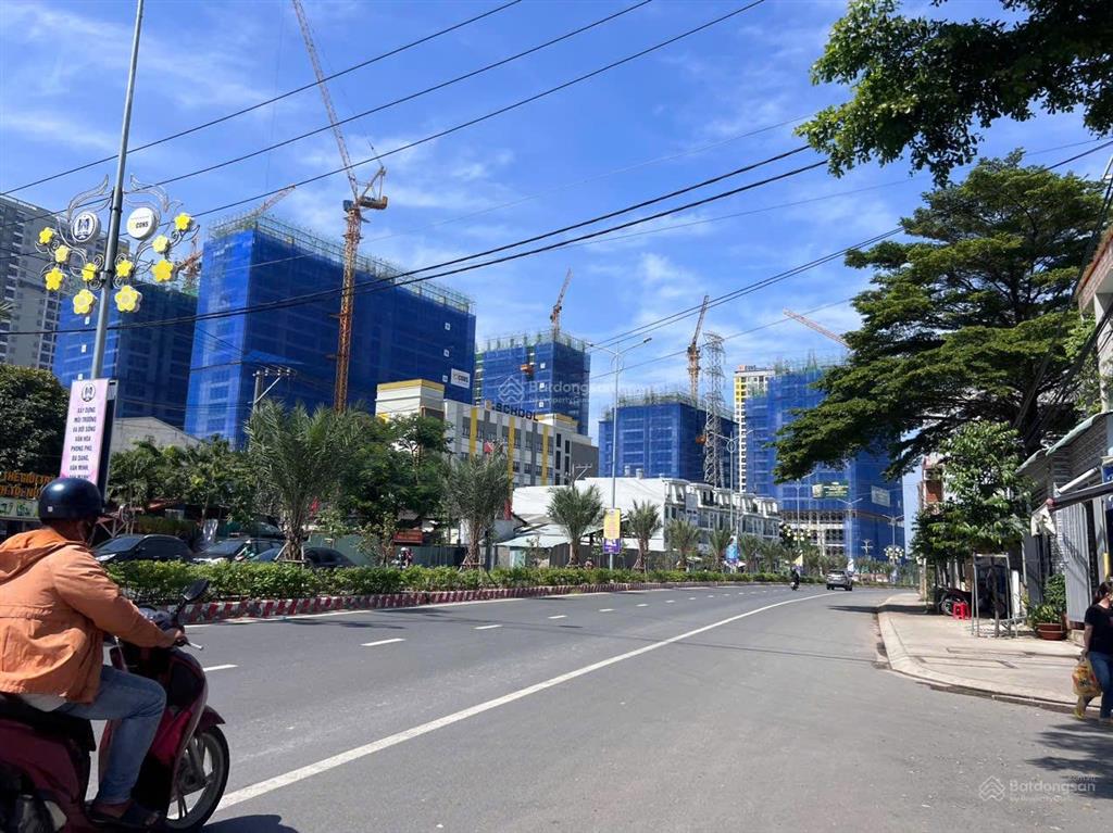 Siêu vị trí mặt tiền thống nhất đối diện cụm chung cư  ngang 11m chỉ 1 lô hiếm có cần bán