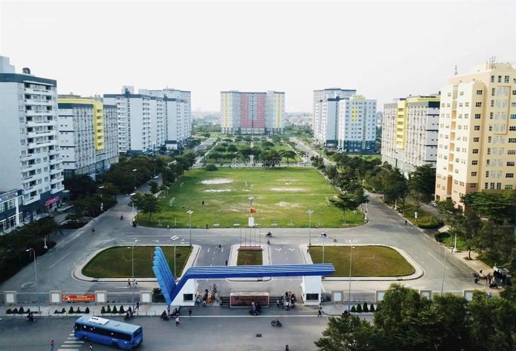Siêu vị trí mặt tiền thống nhất đối diện cụm chung cư  ngang 11m chỉ 1 lô hiếm có cần bán