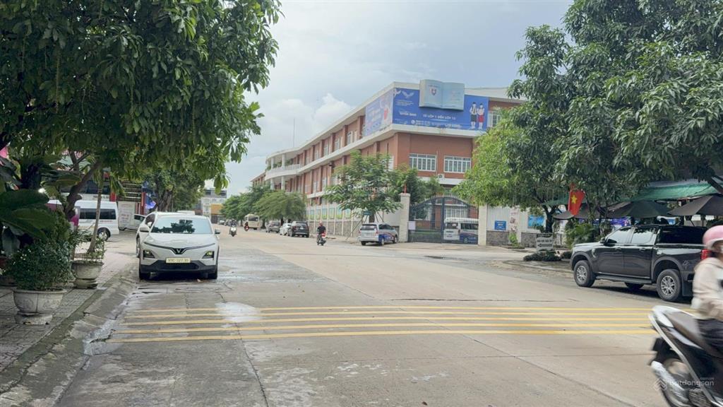 Hàng hiếm giá ngộp khu tthc dĩ an dt 117m2 sổ riêng làm căn hộ dịch vụ tuyệt vời