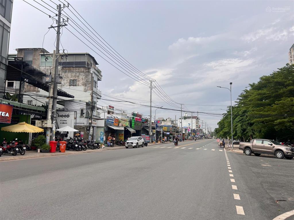 2 mặt tiền lương định của  tô vĩnh diện, tổng 12m mặt tiền kinh doanh khu b ký túc xá đhqg