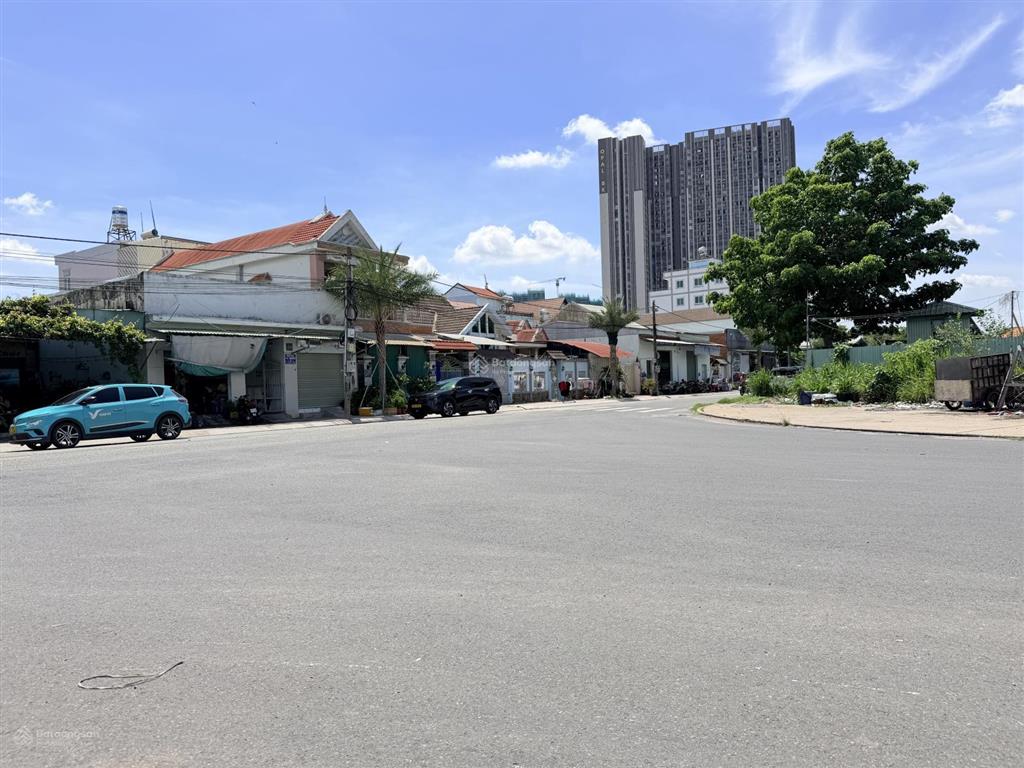 Bán gấp lô góc 2 mặt tiền ngay trung tâm hội nghị p. lái thiêu, 150m2 thổ cư 100% giá 7,5 tỷ