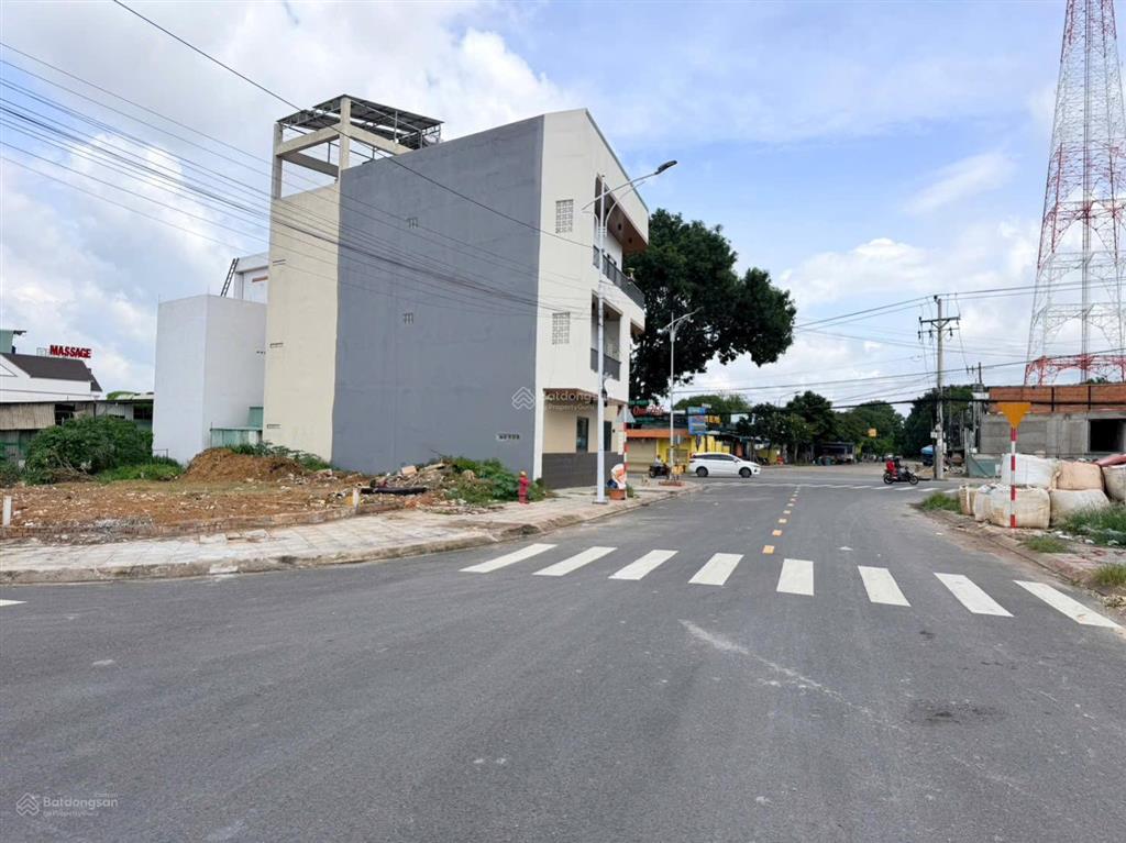 Cần tiền bán gấp lô góc khu tái định cư an thạnh, đường nhựa 10m cách thủ khoa huân 20m giá 3,8 tỷ
