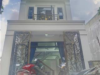 Bán nhà chính chủ, dọn vào ở ngay, sát kcn vsip3