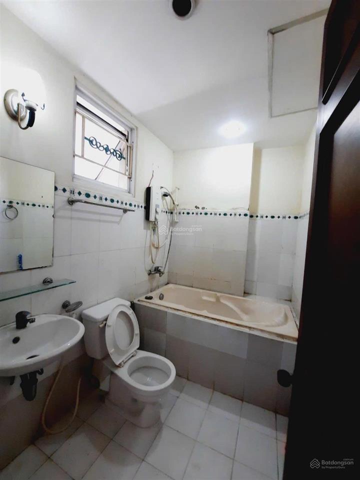 Cho thuê căn 3pn 2 toilet 101m2 the mansion full nt giá chỉ 8tr ở liền 0906 821 ***