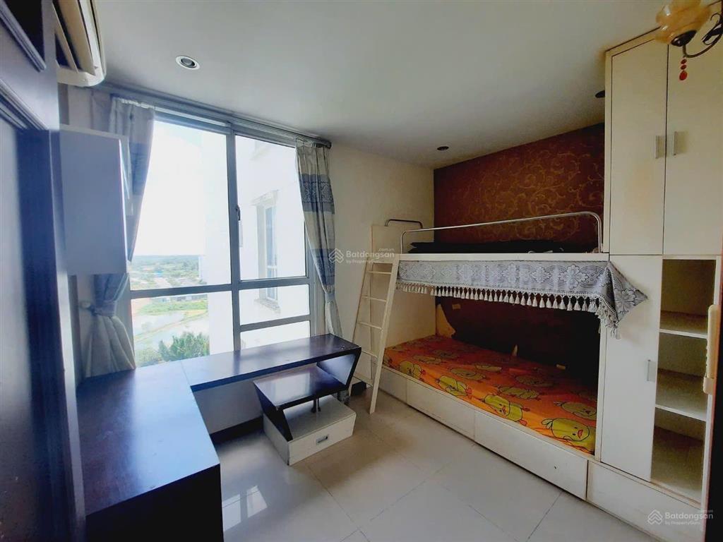 Cho thuê căn 3pn 2 toilet 101m2 the mansion full nt giá chỉ 8tr ở liền 0906 821 ***