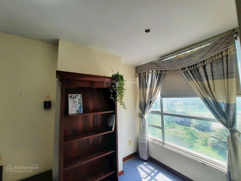Cho thuê căn 3pn 2 toilet 101m2 the mansion full nt giá chỉ 8tr ở liền 0906 821 ***
