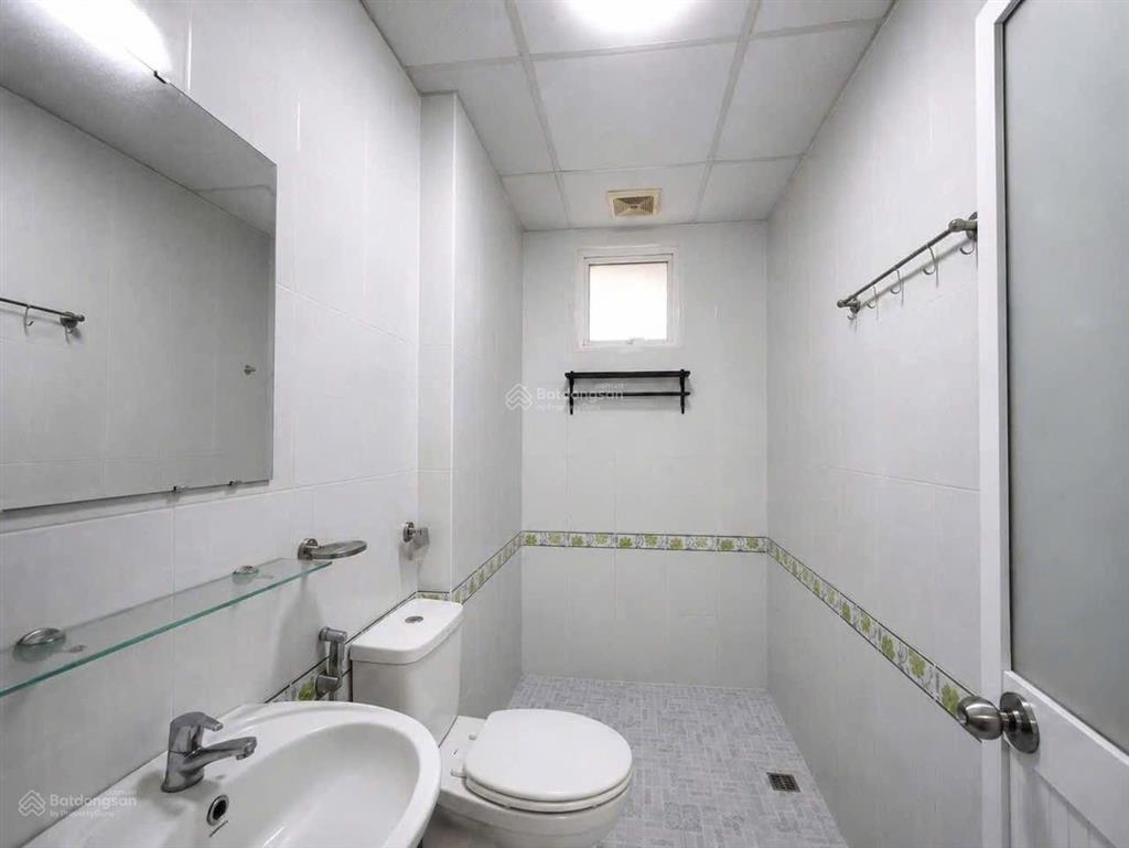 Cho thuê căn 3pn 2 toilet happy city dt 100,5m2 giá chỉ 8tr5 1/8 ở được 0906 821 ***