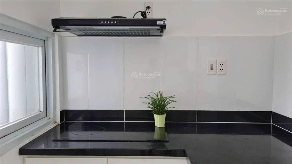 Cho thuê căn góc 65m2 có ban công 2pn 1 wc full nội thất nhà trống ở ngay giá 8.3tr bớt lộc
