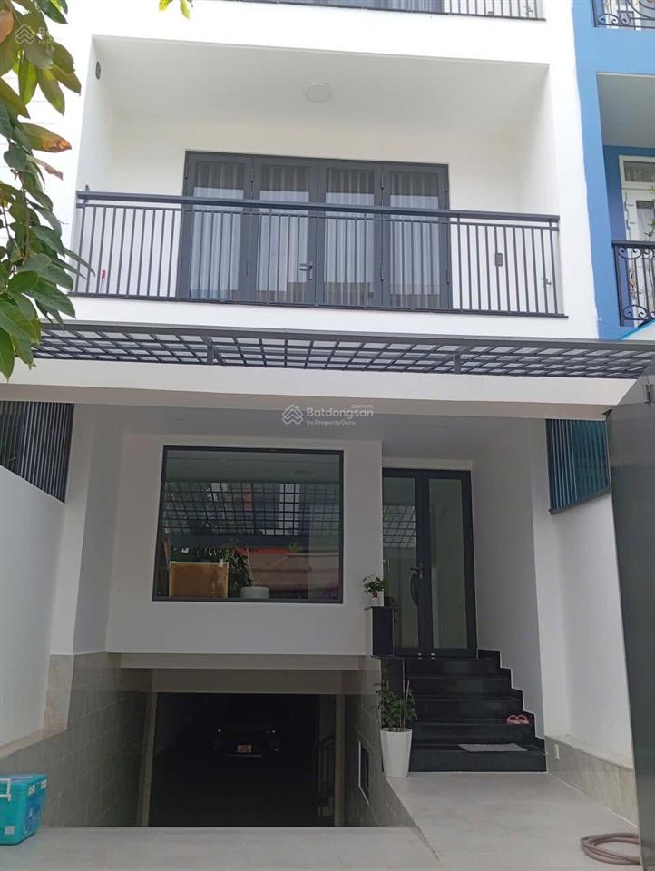 Cho thuê nhà nguyên căn 1 hầm 1 trệt 3 lầu 6pn dt đất 100m2 sát chung cư terra mia phạm hùng