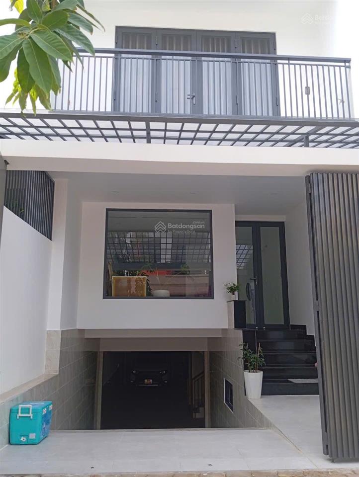 Cho thuê nhà nguyên căn 1 hầm 1 trệt 3 lầu 6pn dt đất 100m2 sát chung cư terra mia phạm hùng