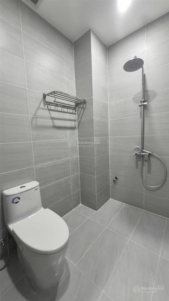 Cho thuê nhà nguyên căn 1 hầm 1 trệt 3 lầu 6pn dt đất 100m2 sát chung cư terra mia phạm hùng