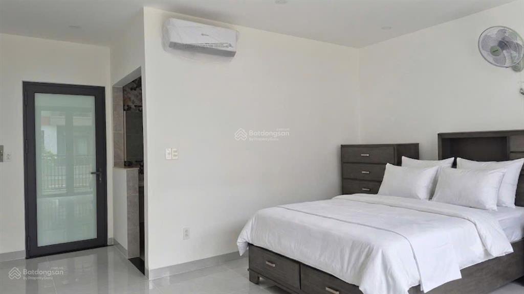 Cho thuê nhà nguyên căn 1 hầm 1 trệt 3 lầu 6pn dt đất 100m2 sát chung cư terra mia phạm hùng
