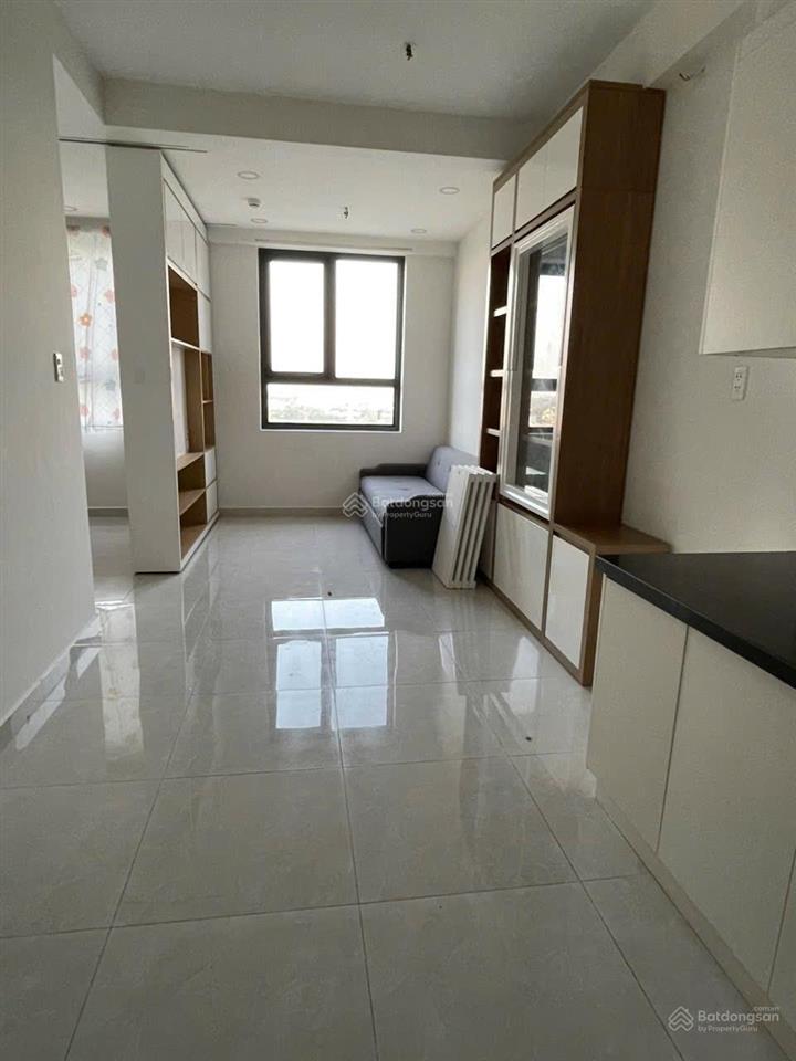 Bán gấp căn hộ tầng 9 dt 50m2 có 2pn 2wc view ngoài có 4 món nội thất chủ đầu tư tặng 70tr tiền sổ