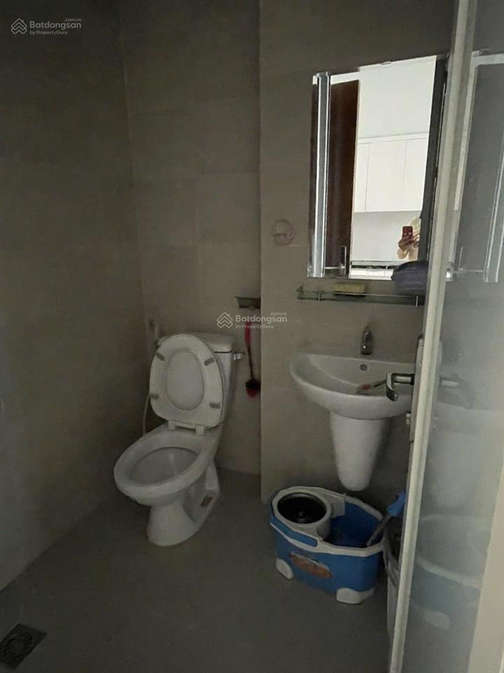 Bán gấp căn hộ tầng 9 dt 50m2 có 2pn 2wc view ngoài có 4 món nội thất chủ đầu tư tặng 70tr tiền sổ
