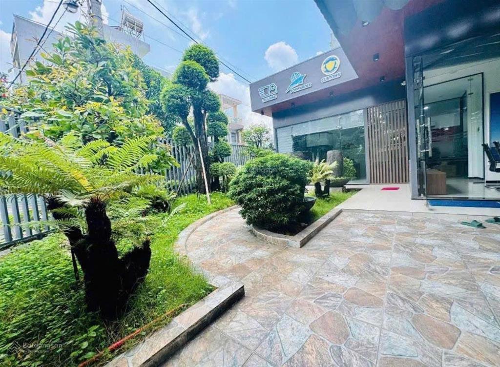 Em cần bán nhà mặt tiền đường 20m phú hữu, tp. thủ đức 0906 821 *** em dung zalo 24/7