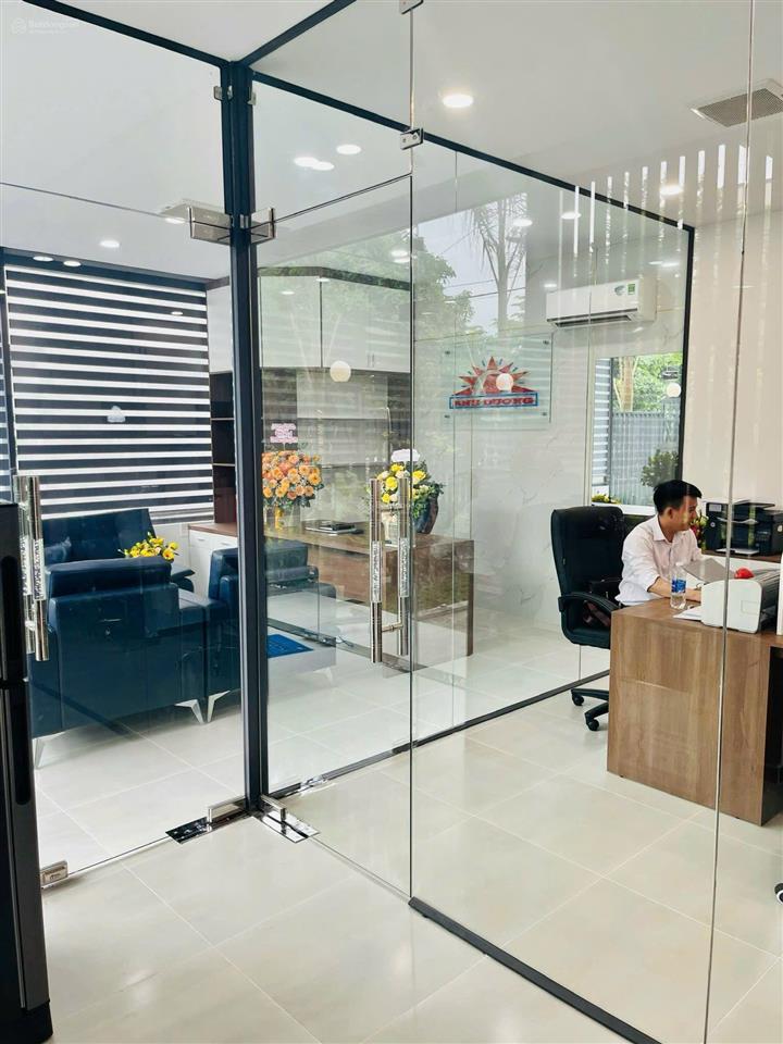 Em cần bán nhà mặt tiền đường 20m phú hữu, tp. thủ đức 0906 821 *** em dung zalo 24/7