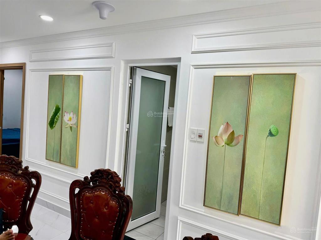 Bán nhanh căn conic boulevard 2pn full nội thất thiết kế đẹp, nhà mới 99% giá 3 tỷ thương lượng