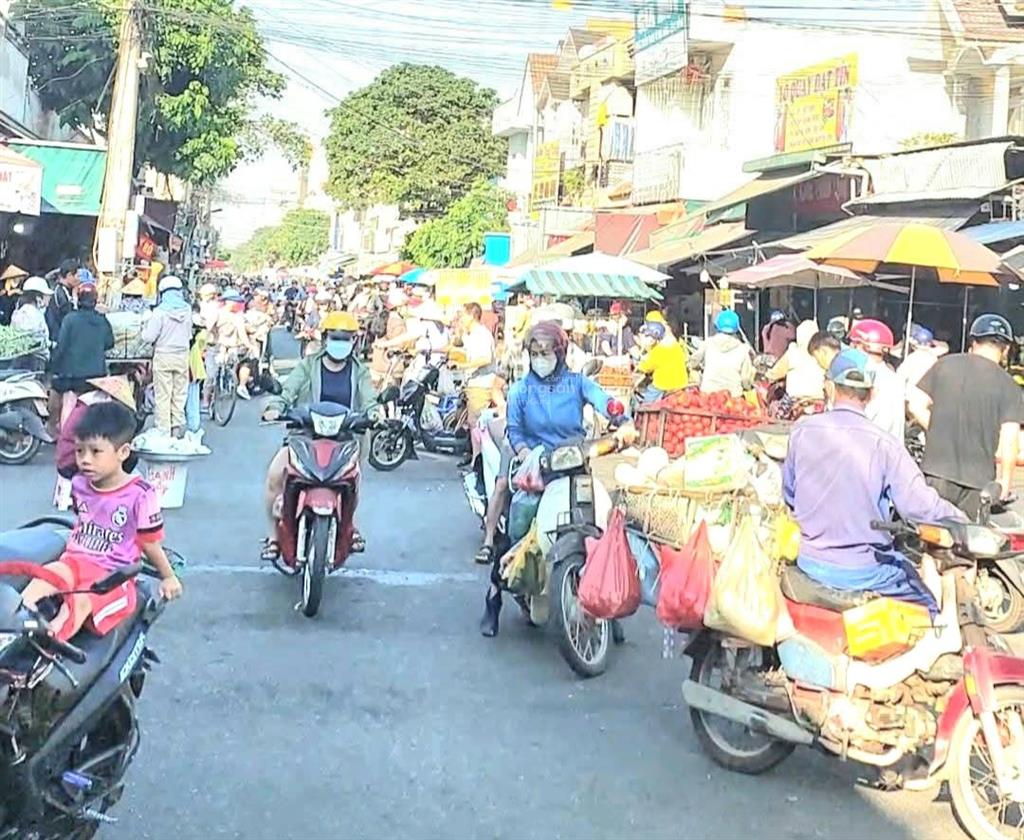 Hạ giá bán nhà cấp bốn mặt tiền chợ 79 giá tốt
