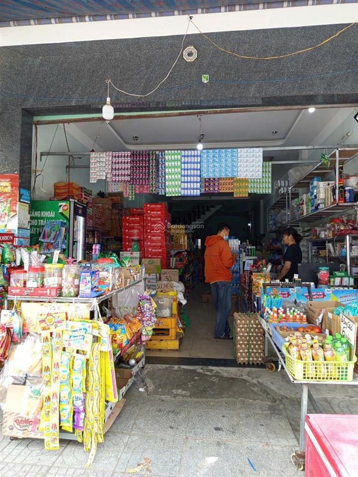 Hạ giá 500 triệu bán nhà lầu nguyên căn gần chợ d5.