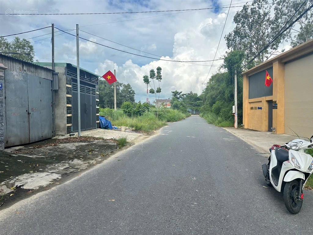 Đất nhựa 9m dx071, diện tích 150m(60tc) giá 2tỷ250